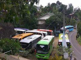 LIBUR PANJANG,PENGUNJUNG MERANGKAK NAIK