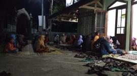 Pengajian di Masjid Al- Fathonah,Jamaah Penuh