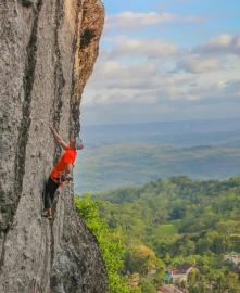 Rock Clymbing di Gunung Api Purba Nglanggeran