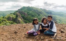 Serunya Ajak Anak-anak Trekking ke Gunung Api Purba Nglanggeran