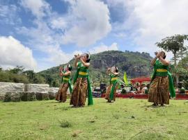 Nguri – uri Budaya Jawi , Kalurahan Nglanggeran Lestarikan Kesenian “Tayub” dalam Acara Gelar Potens