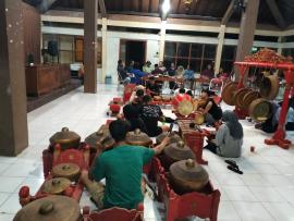 Latihan Karawitan Remaja Kalurahan Nglanggeran