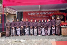 Penggunaan Pakaian Adat Tahun 2025