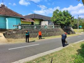 Jumat Bersih Pemkal Nglanggeran
