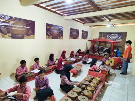Latihan Karawitan Anak Kalurahan Nglanggeran
